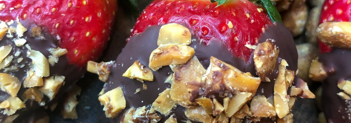 Chocolate Sacha Inchi Strawberries